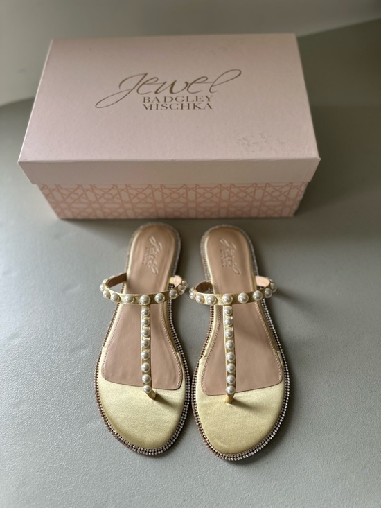 Badgley Mischka Shoes - Jewel Badgley Mischka Grant Sandal Sz 7 YELLOW NIB
